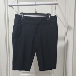 Old Navy Black Women's Bermudas